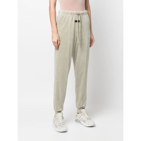 Fear of God Essentials Logo Patch Velour Pants NWT Large - Picture 1 of 7